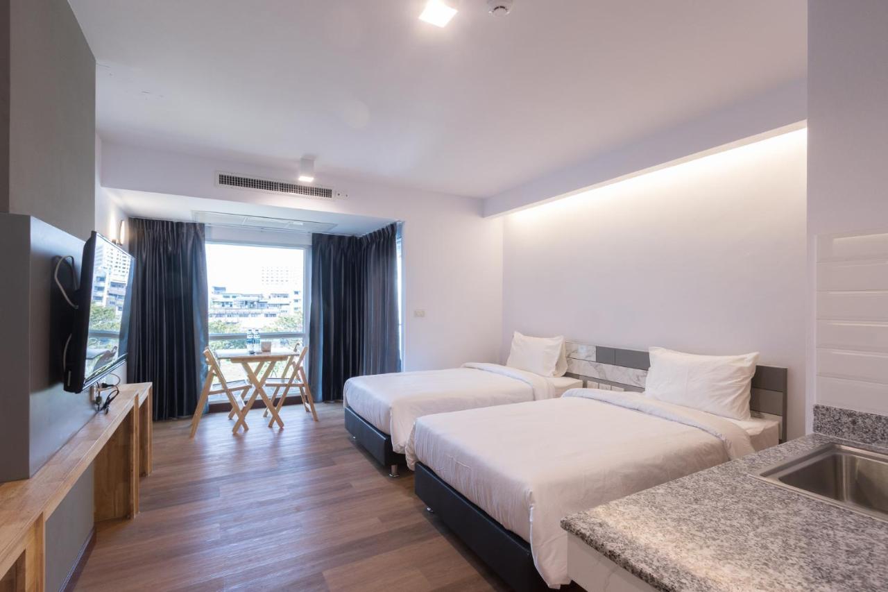 The Key Point Hotel Банкок Екстериор снимка