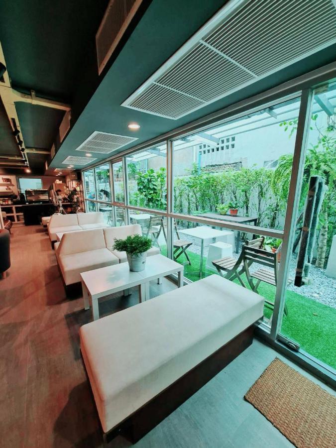 The Key Point Hotel Банкок Екстериор снимка