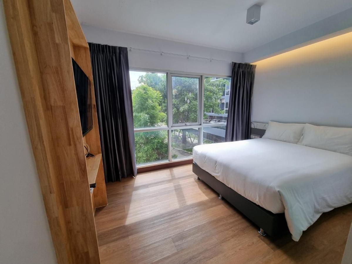 The Key Point Hotel Банкок Екстериор снимка