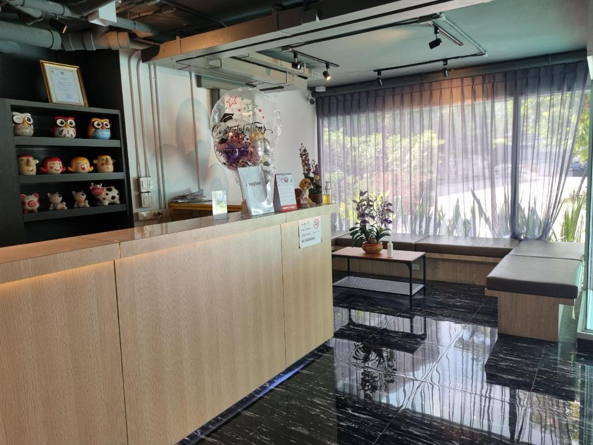 The Key Point Hotel Банкок Екстериор снимка