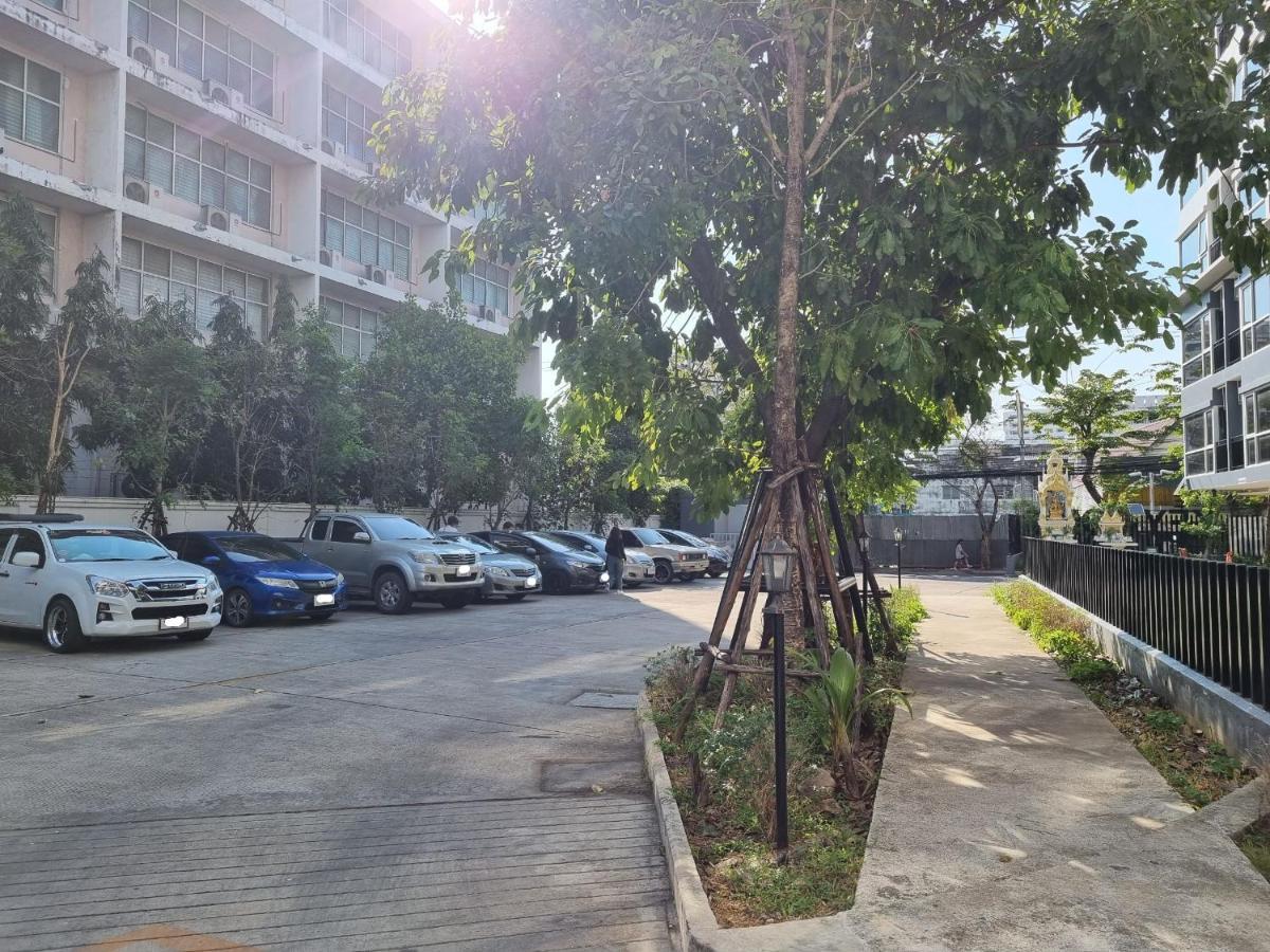 The Key Point Hotel Банкок Екстериор снимка