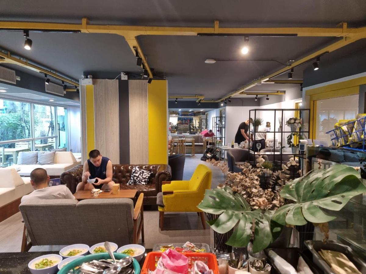 The Key Point Hotel Банкок Екстериор снимка